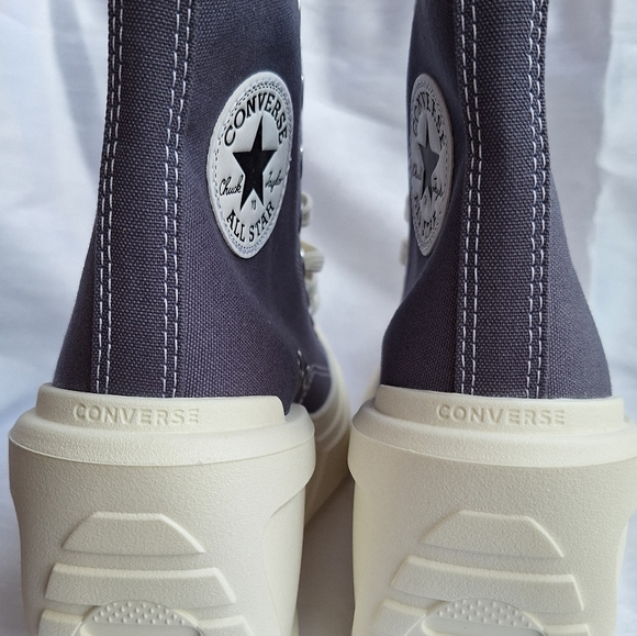 Converse chuck 70 De Luxe Wedge Platform Sneakers. 8, Lavender. - Picture 5 of 7